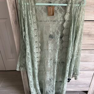 Francesca’s Light Sage Lace Kimono